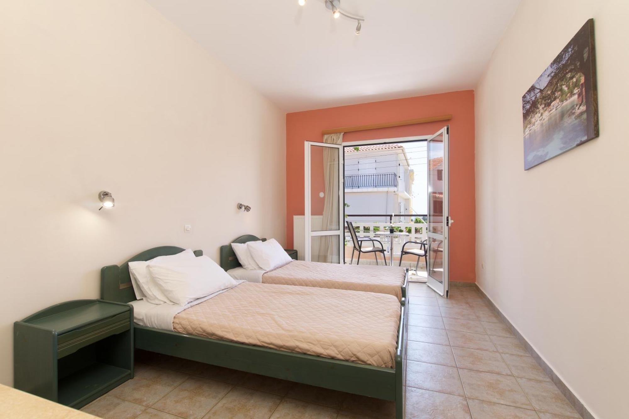 Theodora Studios & Apartments Skala  Bagian luar foto