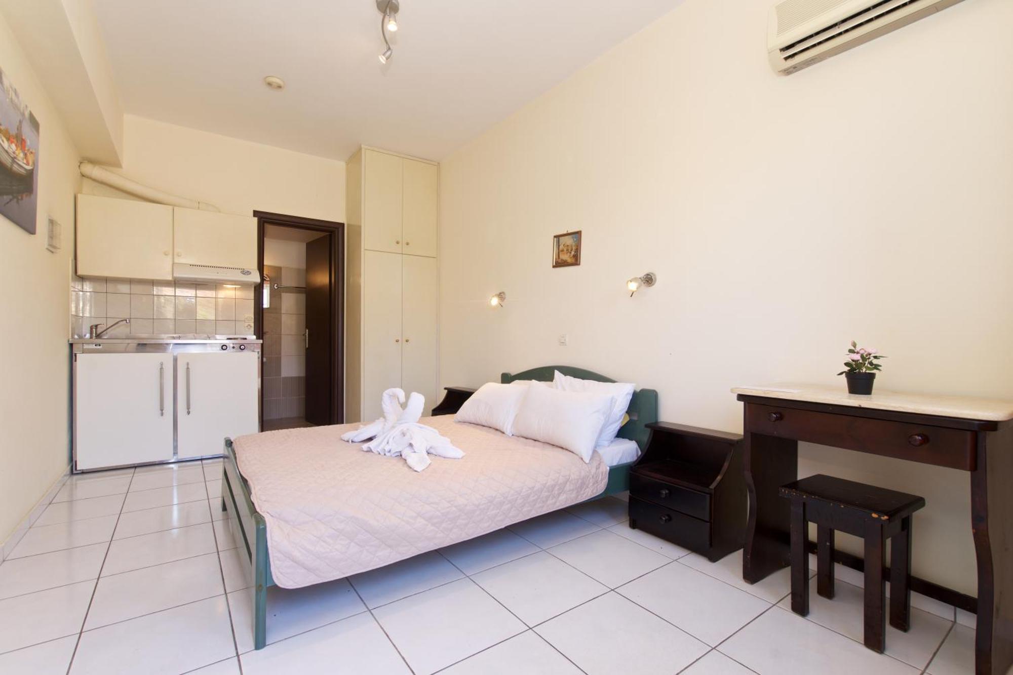 Theodora Studios & Apartments Skala  Bagian luar foto