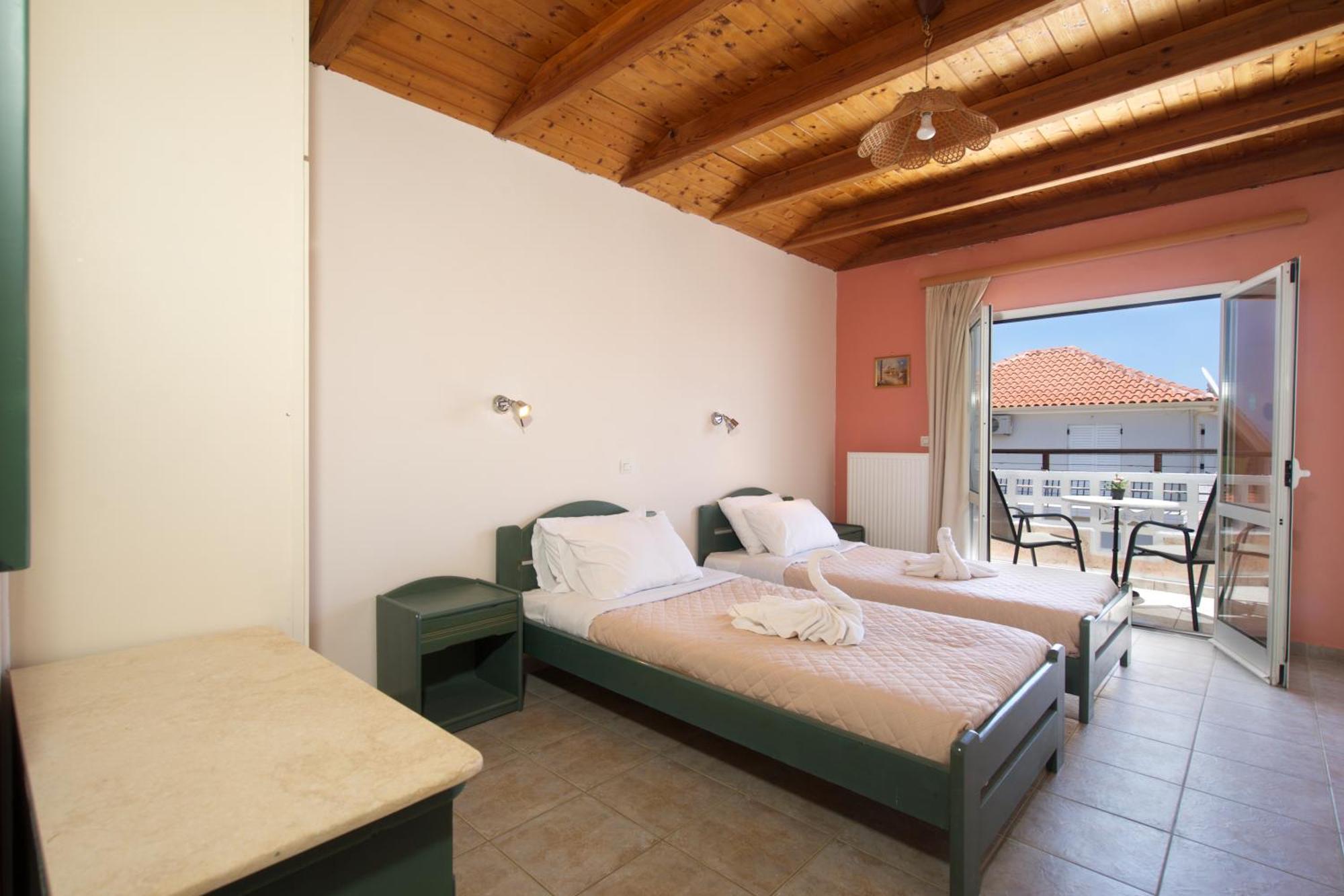 Theodora Studios & Apartments Skala  Bagian luar foto