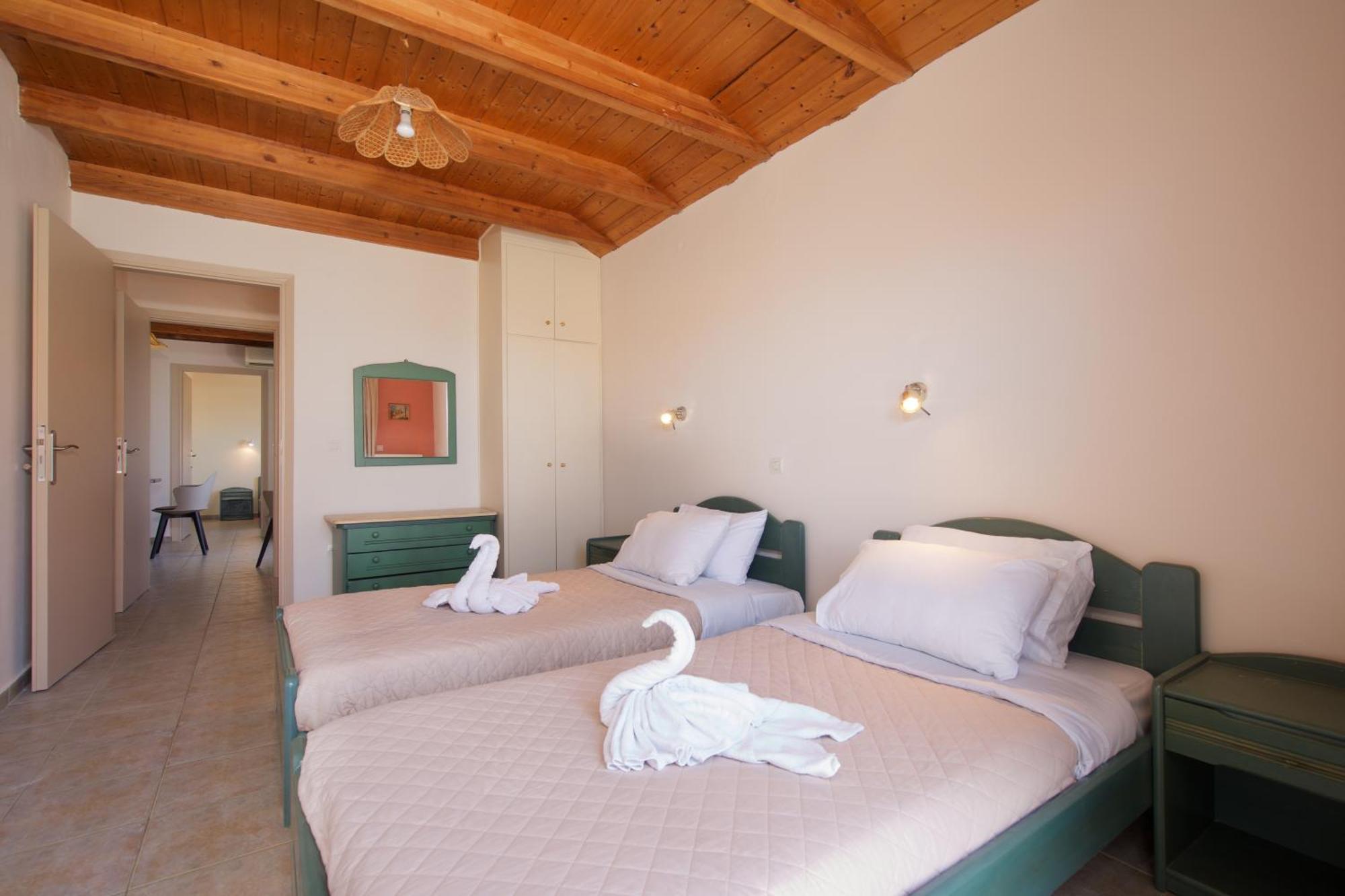Theodora Studios & Apartments Skala  Bagian luar foto