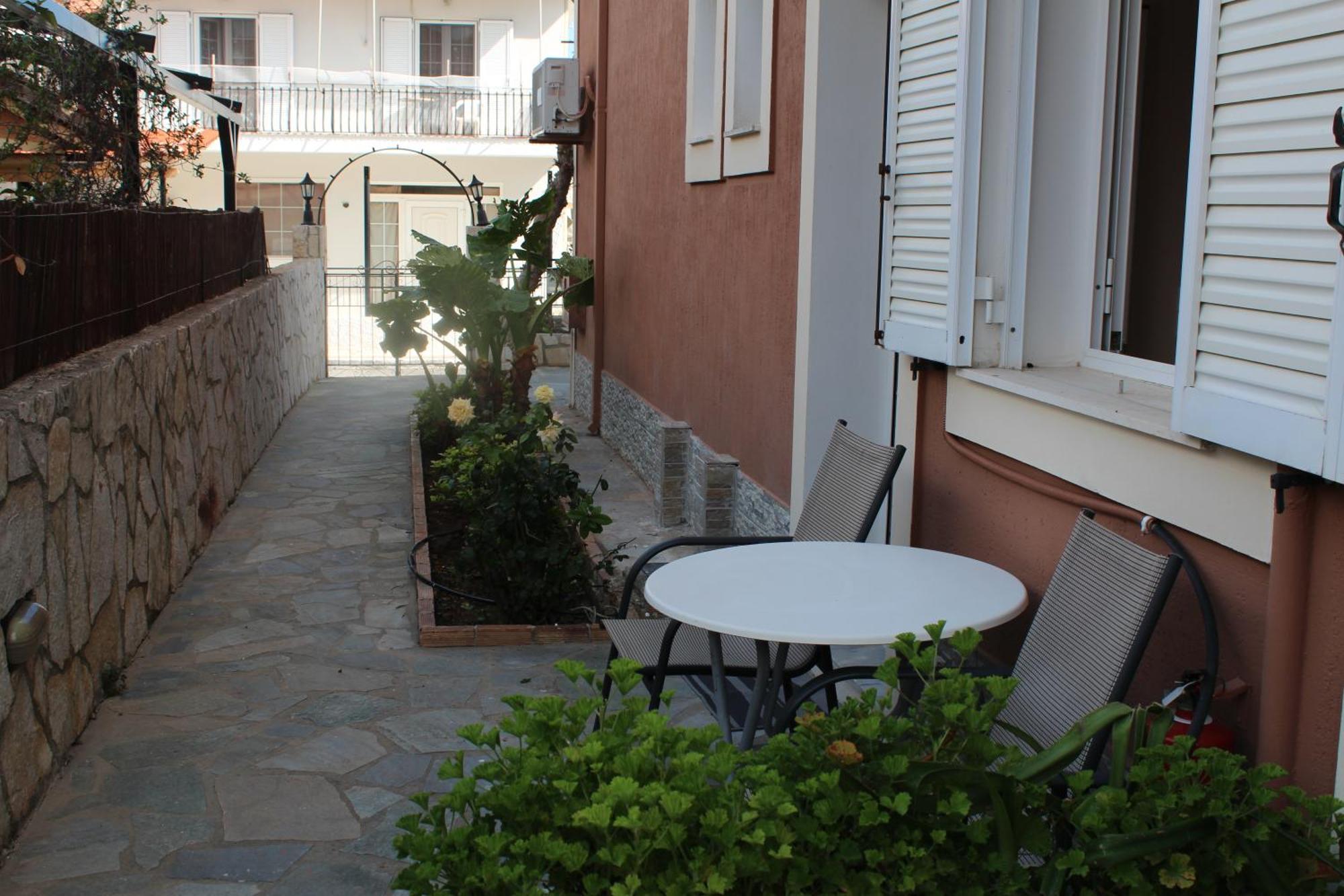 Theodora Studios & Apartments Skala  Bagian luar foto