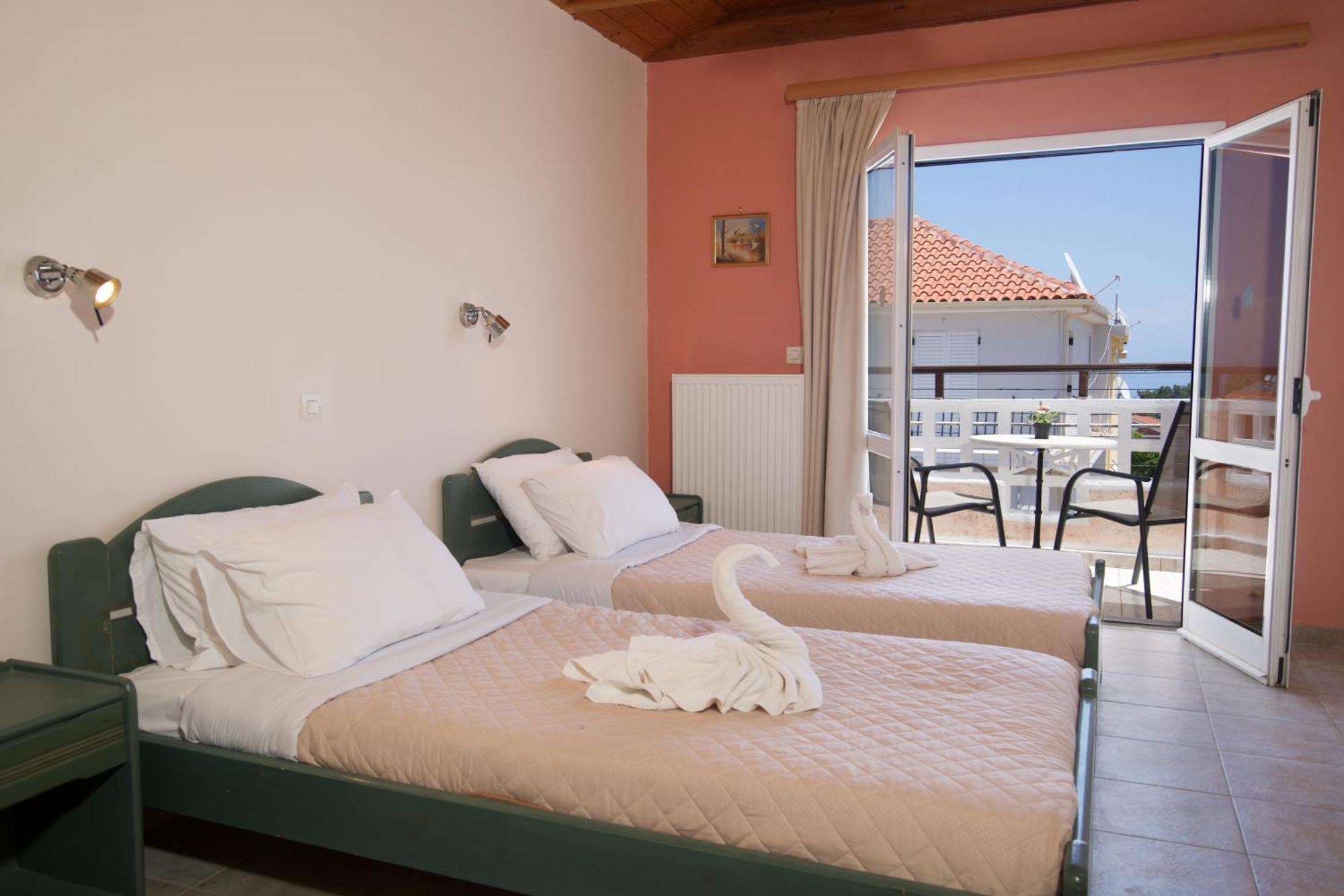 Theodora Studios & Apartments Skala  Bagian luar foto